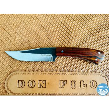 Cuchillo Montcabrer fabricado por J&V con hoja de acero slepiner 