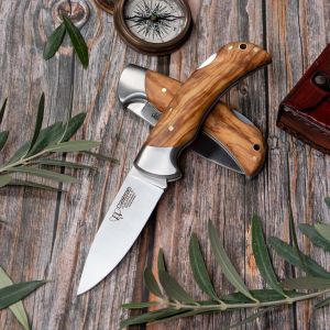 Navaja Cudeman 323-L hoja de acero MoVa 1.4116 de 9,5 cm y empuñadura de olivo satinado de 11,5 cm