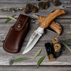 Navaja Cudeman 324-LF hoja de acero MoVa 1.4116 de 9,5 cm y empuñadura de olivo satinado de 11,5 cm con funda de cuero
